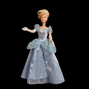 Vintage 1966 dazzling Cinderella Barbie with light up shoes